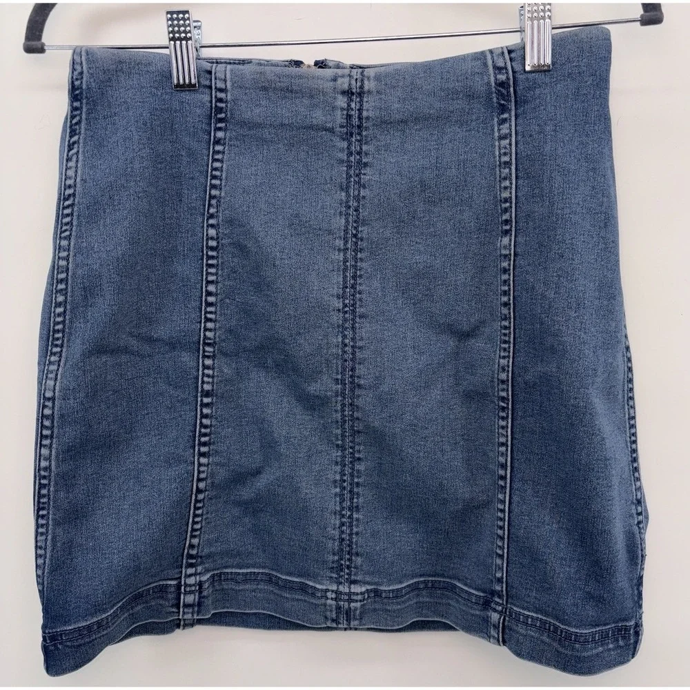 Free People Modern‎ Femme Denim Mini Skirt Stretchy Back Zip Jean Size 10